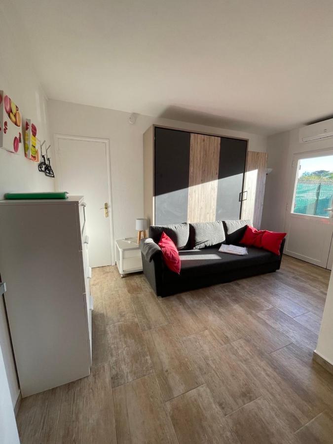 Le Club Des Cigales Apartment Hyeres Bagian luar foto