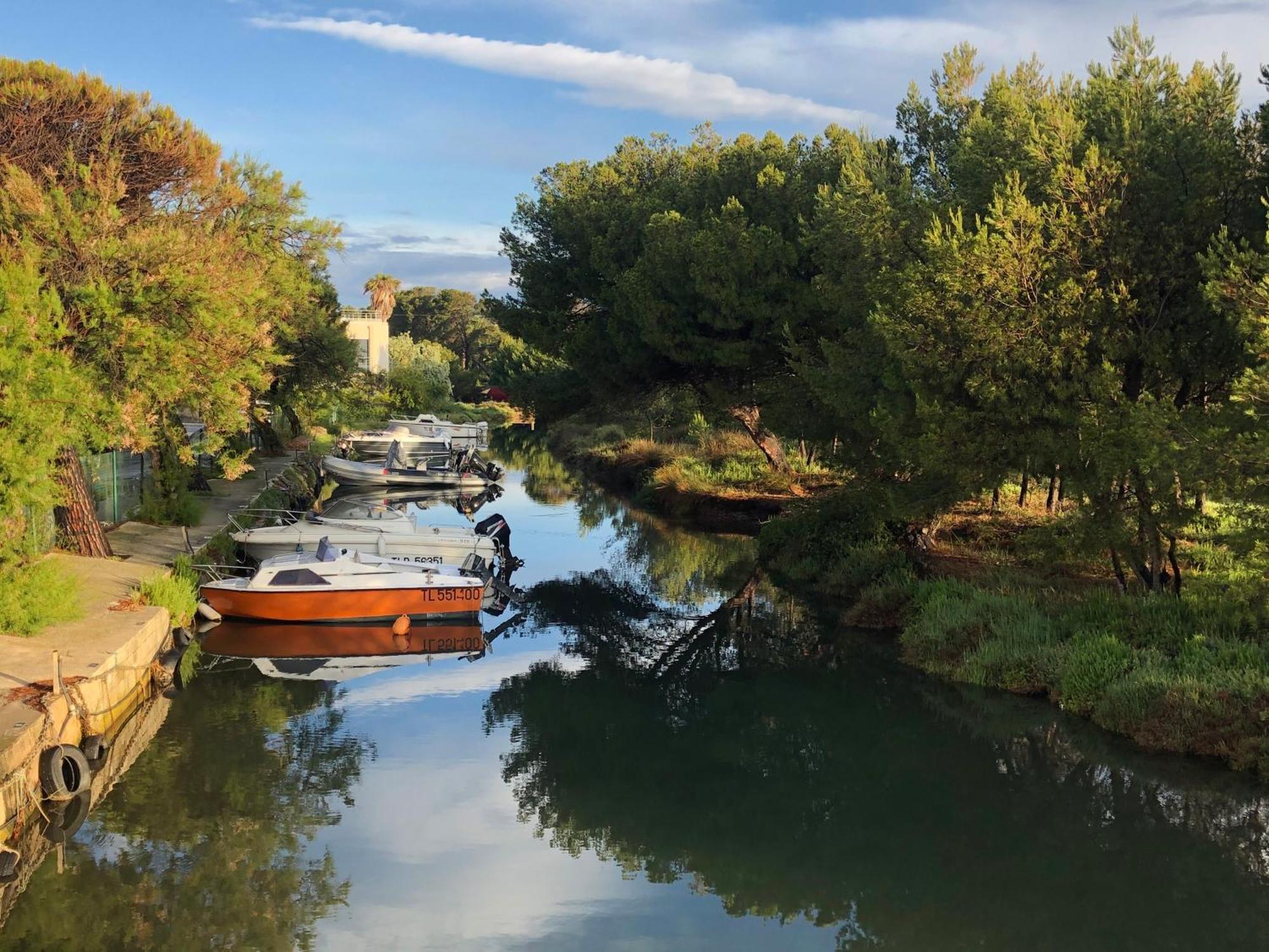 Le Club Des Cigales Apartment Hyeres Bagian luar foto