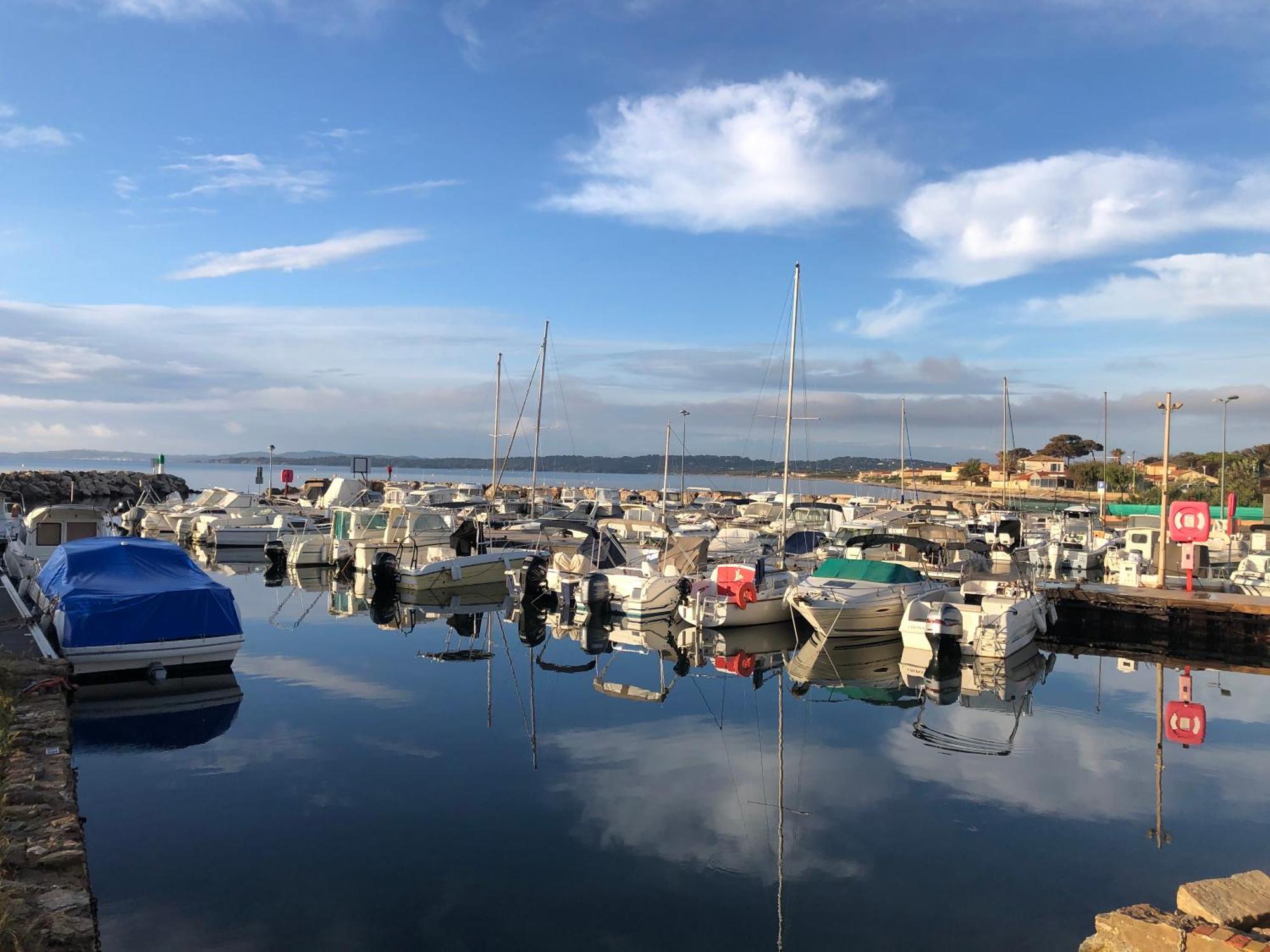 Le Club Des Cigales Apartment Hyeres Bagian luar foto