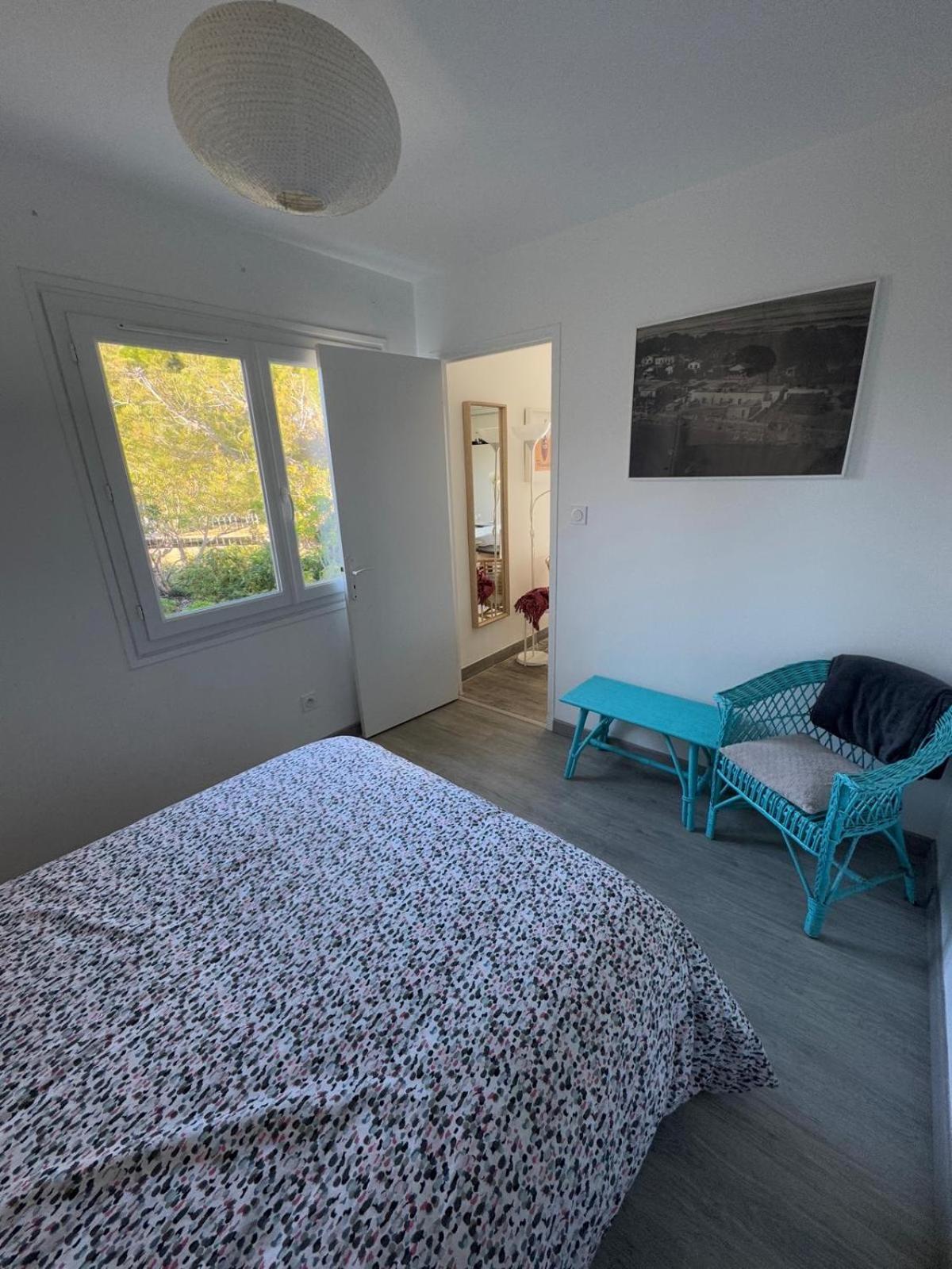 Le Club Des Cigales Apartment Hyeres Bagian luar foto
