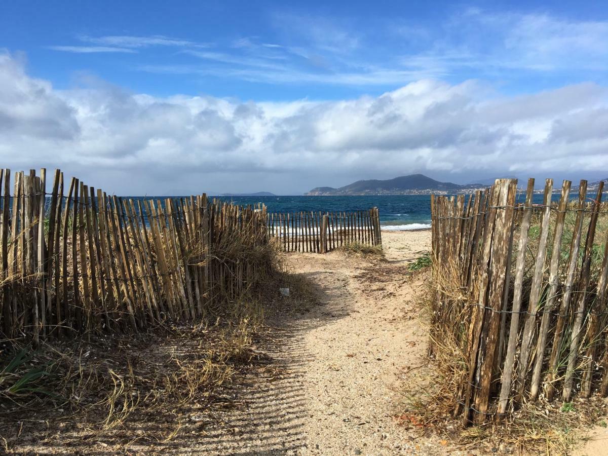 Le Club Des Cigales Apartment Hyeres Bagian luar foto